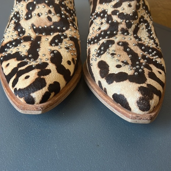 Gianni Bini Brycin Leopard Calf Hair Studded Western Booties 6.5M - Picture 4 of 11